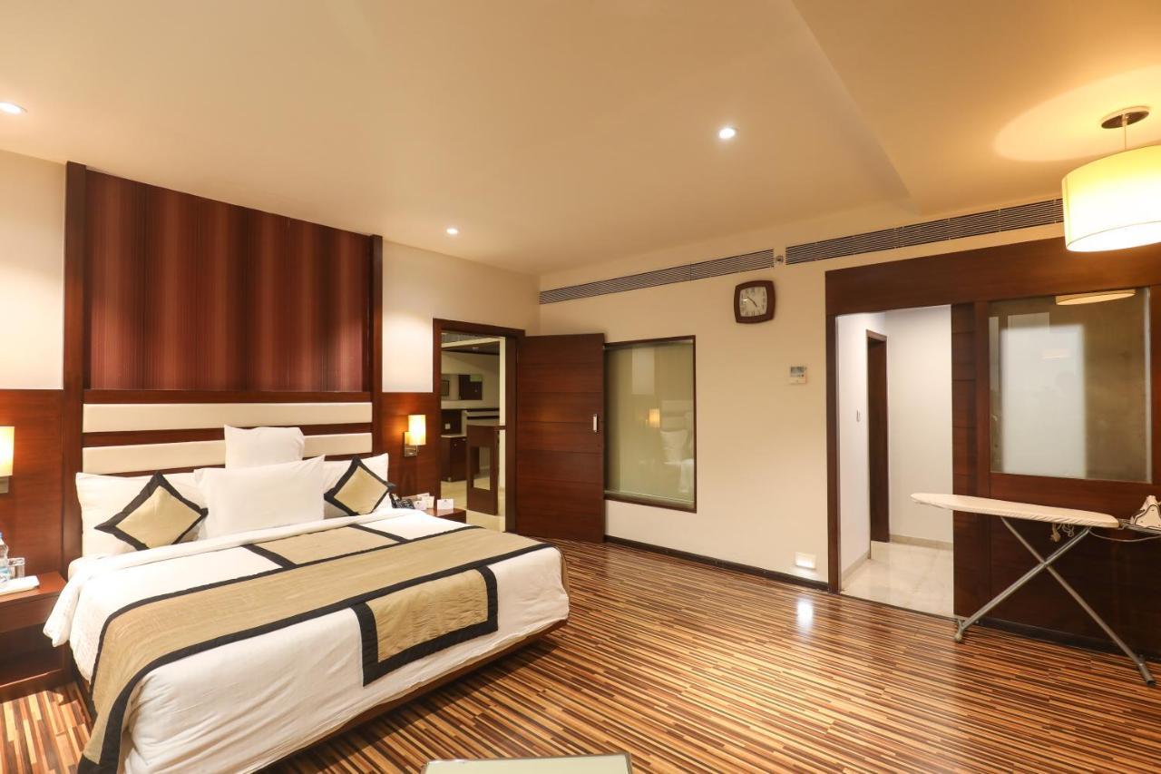 Hotel Sandy'S Tower Bhubaneswar Buitenkant foto