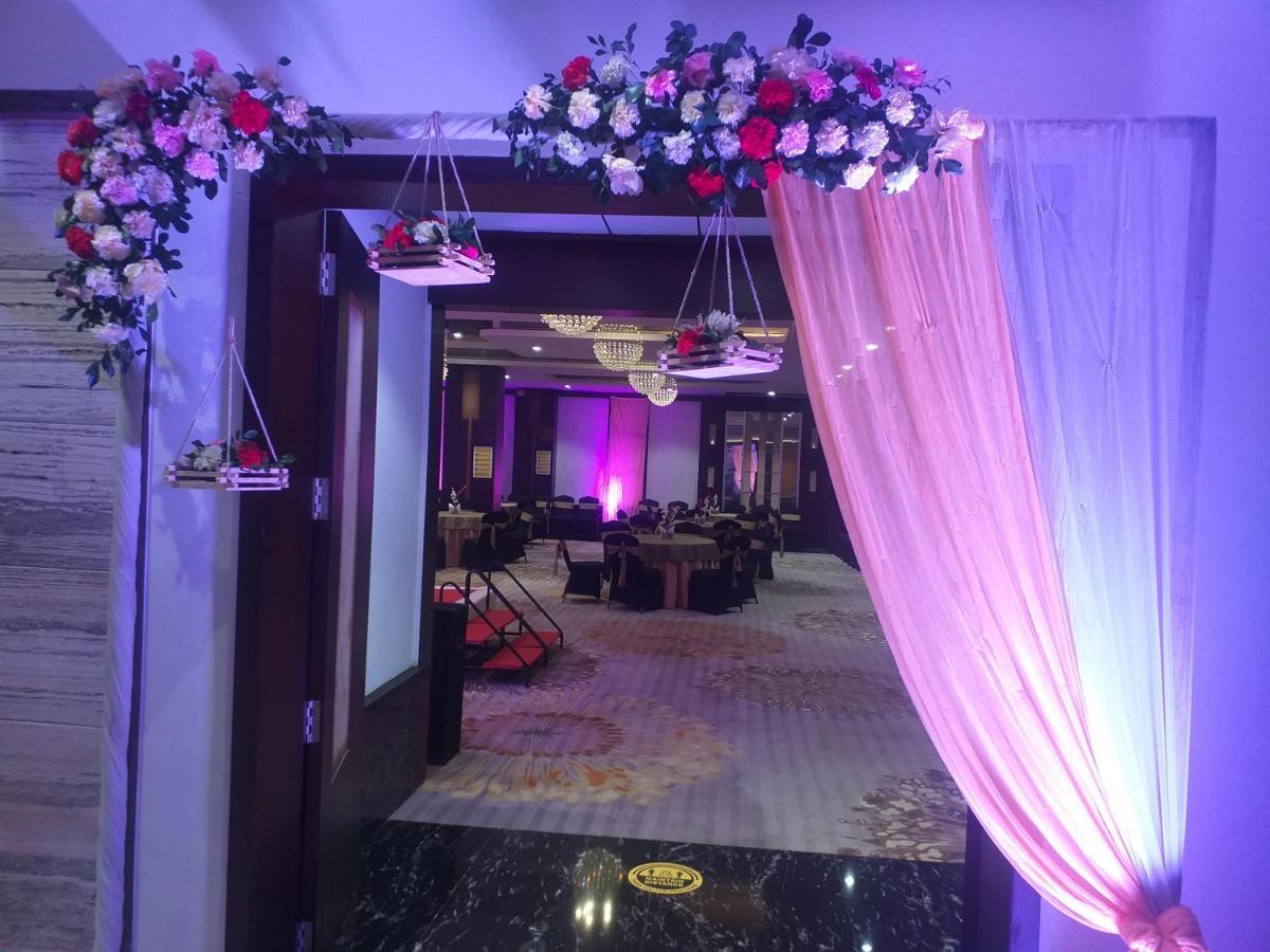 Hotel Sandy'S Tower Bhubaneswar Buitenkant foto