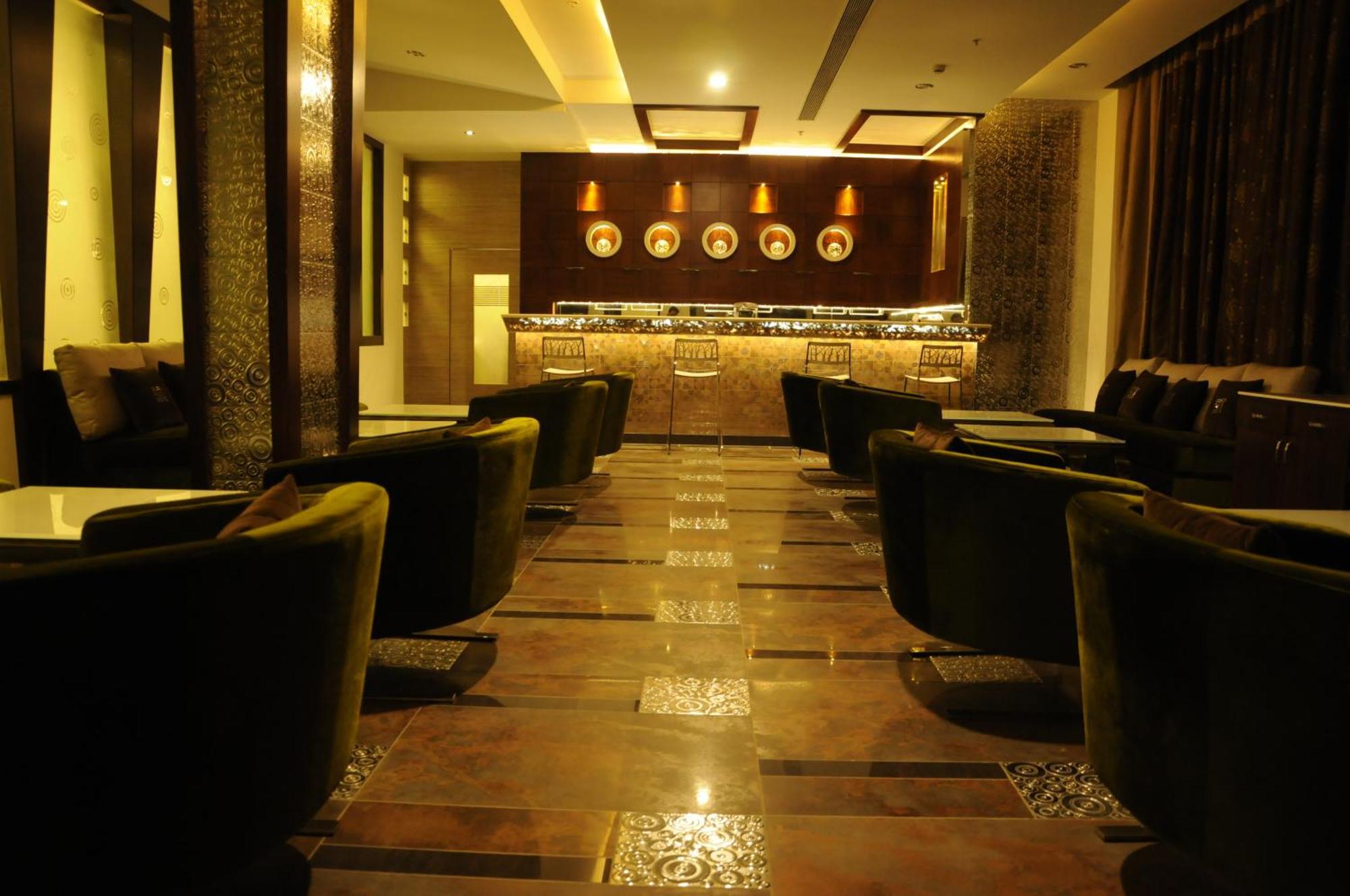 Hotel Sandy'S Tower Bhubaneswar Buitenkant foto