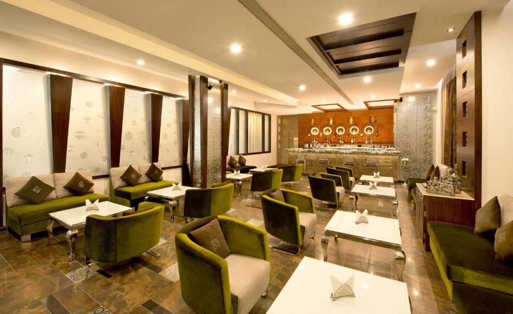 Hotel Sandy'S Tower Bhubaneswar Buitenkant foto